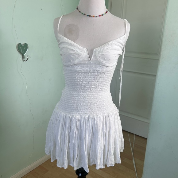 Isabelle’s Cabinet White Ruffle Beach Girl Next Door Summer White Dress - Picture 3 of 7